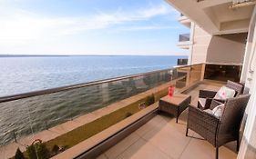 Lake Apartments Solid Mamaia